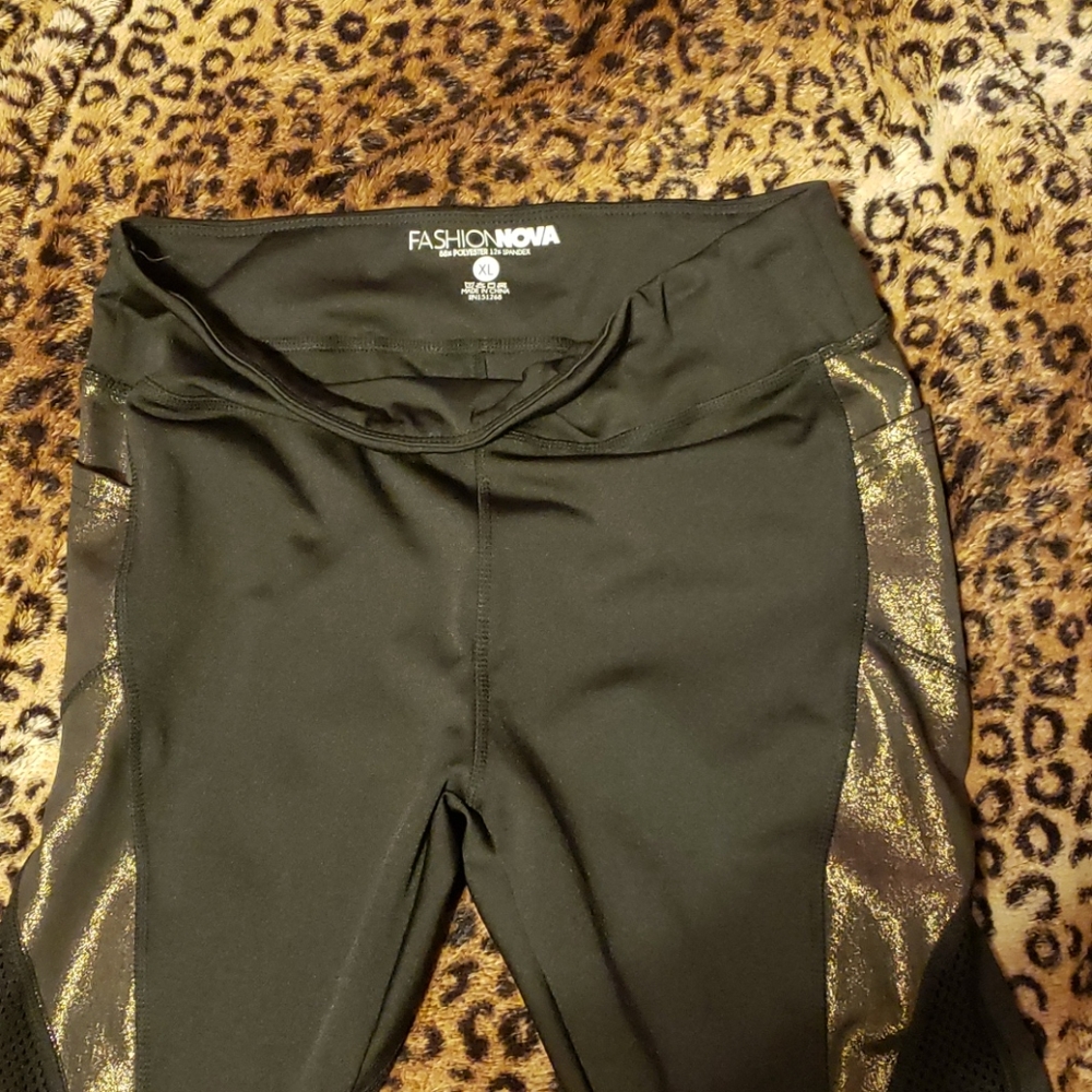 Fashion Nova leggings